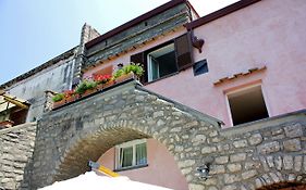 Chez Chantal Bed & Breakfast Meta Italy